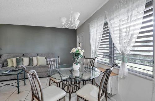 Marco Island House | Idyllic condo with brief walk to beach and restaurants
