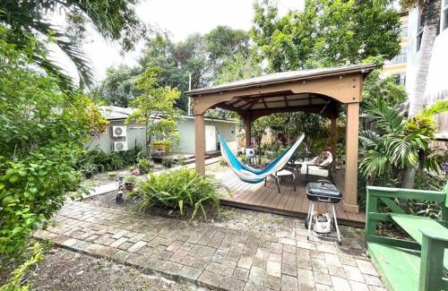 Coral Way Apartment | Independent Studio in Little Havana