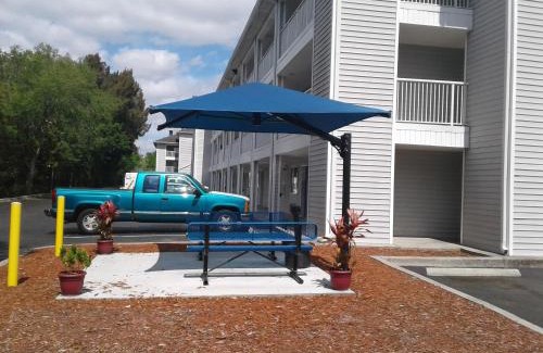 Highpoint Hotel | InTown Suites Extended Stay Clearwater FL