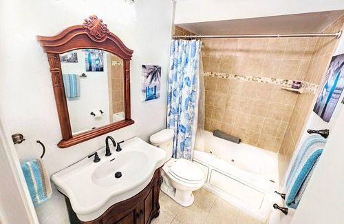 Ormond-by-the-Sea House | Island Dream Getaway - Beachfront 2BR/2BA & Pool