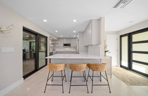 Sanibel House | Island Dreams: Remodeled West Gulf Drive Pool Home
