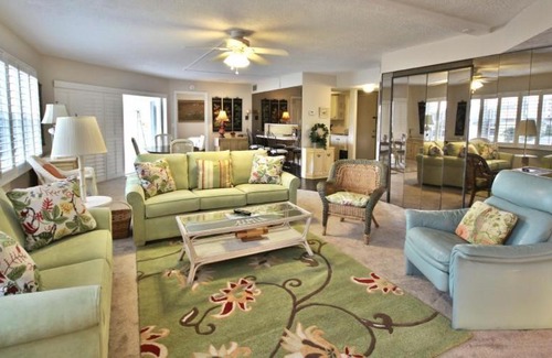 Fort Myers Beach House | Island House Beach Club 4A - Private condo with balcony