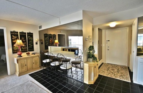 Fort Myers Beach House | Island House Beach Club 4A - Private condo with balcony