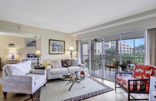 Marco Island House | Island-style condo with pool, spa and steps to beach