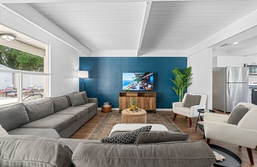 Seminole House | Just WOW! + Heated Pool + 10 Mins to Beach + Games + Foosball & More!