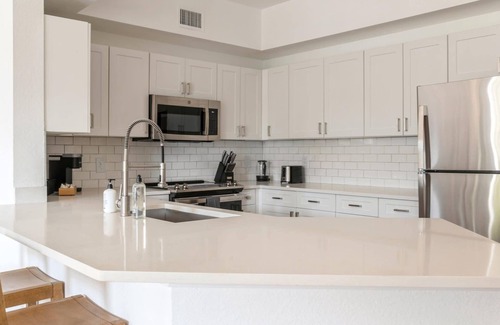 Wellington Apartment | Kasa | Comfy 1BD + Gym Access | Wellington