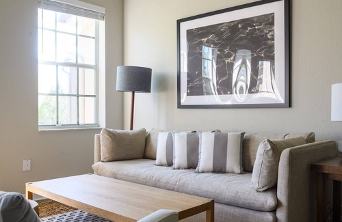 Wellington Apartment | Kasa | Family Friendly 2BD + Pool Access | Wellington