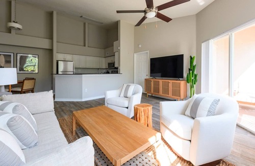 Wellington Apartment | Kasa | Family Friendly 2BD + Pool Access | Wellington