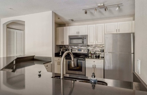 Wellington Apartment | Kasa | Family Friendly 3BD + Laptop Friendly | Wellington
