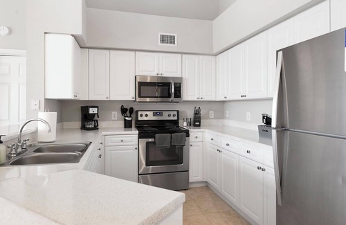 Wellington Apartment | Kasa | Homey 2BD + Private Balcony | Wellington