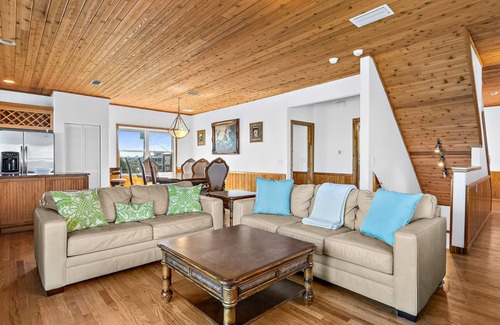 Painters Hill House | Key West-style oceanfront home with breathtaking views & beach access