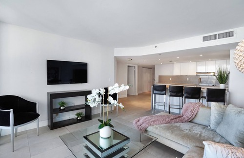 Downtown Miami Condo | Kiss of Life! 2 Bedroom Renovated Condo, Monthly+ Only