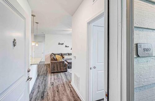 Orange Park Apartment | Lake View Suite - POOL, Pet frdly, Nr DTWN NasJax