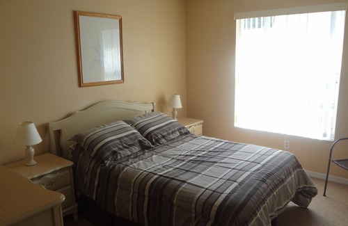 Lindfields House | Lake View Villa Orlando Kissimmee DISNEY Vacation Pool Home