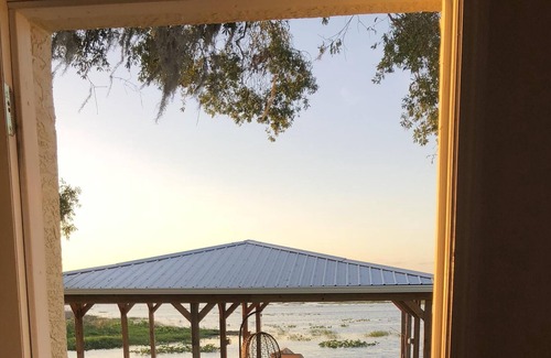 River Ranch House | Lakefront house on Beautiful Lake Kissimmee with Boat house.
