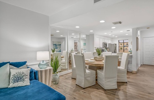 Sandestin House | Lakefront Views ~ Golf Cart ~ Private Patio ~ Community Pool