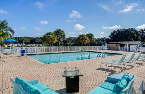 Lakeland House | Lakeland Cottage with Pool Access and Screened Porch!