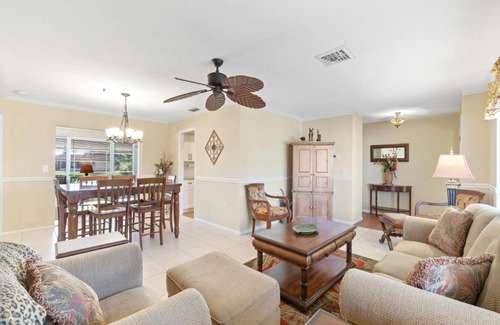 Venice Gardens House | Lakeside House, 4 Bedrooms, Private Heated Pool, HDTV, Sleeps 8, WiFi