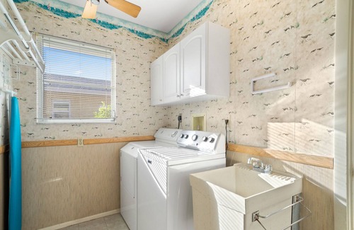 Venice Gardens House | Lakeside House, 4 Bedrooms, Private Heated Pool, HDTV, Sleeps 8, WiFi
