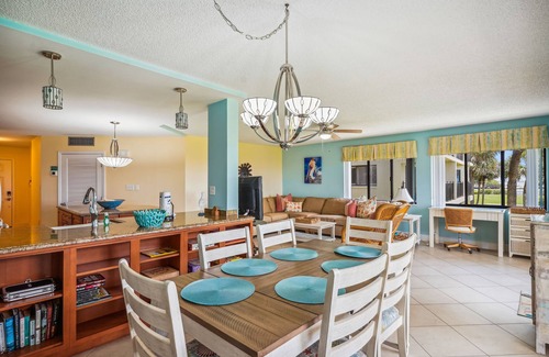Sunset Beach Condo | Land's End 201 building 8 Bright beach front, corner condo with stunning view