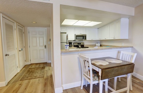 Sunset Beach Condo | Land's End 202 building 1 -On the beach, Beautiful Updates!