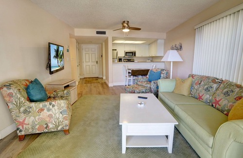 Sunset Beach Condo | Land's End 202 building 1 -On the beach, Beautiful Updates!
