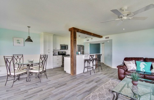 Sunset Beach Condo | Land's End 401 building 7 Top Floor, fully updated with awesome Gulf view!