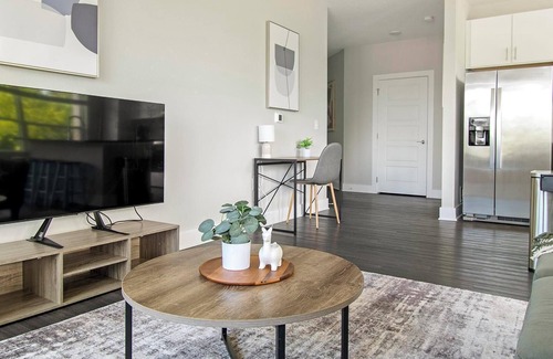 San Marco Apartment | Landing | Chic 2BD, Gym, Pool