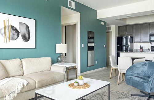 Eastwood Village Apartment | Landing | Stylish 2BD, Gym, Clubhouse