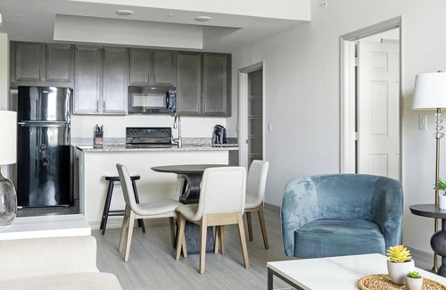 Eastwood Village Apartment | Landing | Stylish 2BD, Gym, Clubhouse