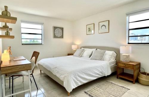 South Beach Apartment | Large 1 bedroom apartment with free private parking