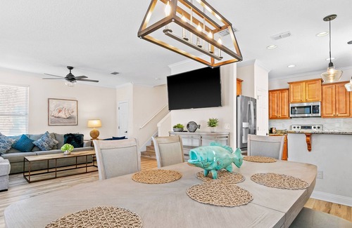 Villages of Crystal Beach House | Large and comfortable home close to the beach with w/d, full kitchen, & balcony