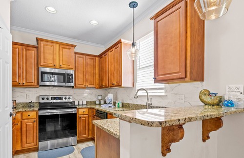 Villages of Crystal Beach House | Large and comfortable home close to the beach with w/d, full kitchen, & balcony