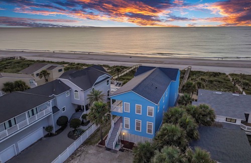 Vilano Beach House | Large Luxury BEACHFRONT home on Vilano Beach with hot tub and pool!