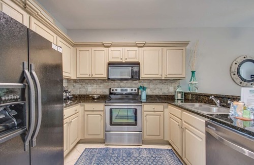 Seagrove Beach Condo | Large Pool, 2 Bikes & Golf Cart! Bike to the Beach! 940 Sq Ft! Community Grills!