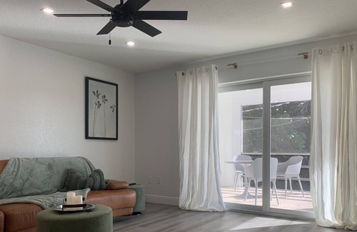 Gulf Gate Estates Apartment | Last minutes !! 6 min from the beach!2614