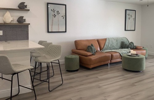 Gulf Gate Estates Apartment | Last minutes !! 6 min from the beach!2614