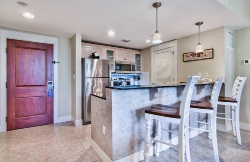 Baytowne Wharf Condo | Leah's Sunset Dreams One Bedroom Condo