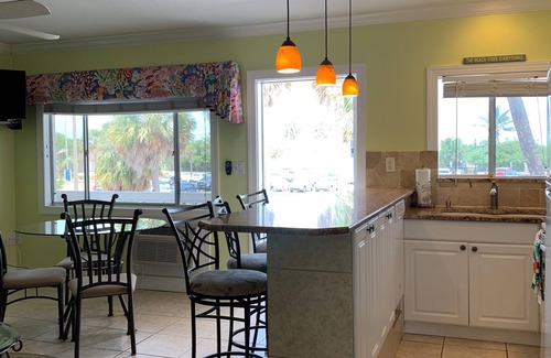 Sarasota Condo | Lido Beach Ocean View/POOL Sarasota Beachfront OFF SEASON RATES