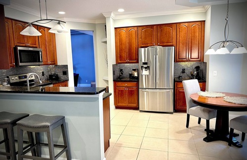 Pine Gardens North House | Looking for a luxurious experience.here it is. Book now.