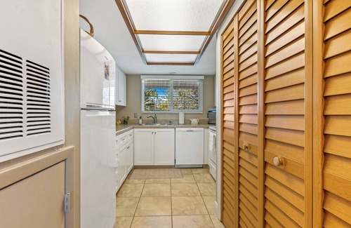New Smyrna Beach Condo | Lovely 2 bedroom 2 bath condo located in Sea Woods. SC217