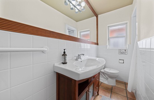 Victoria Park Condo | Lovely Condo with Private Yard and BBQ