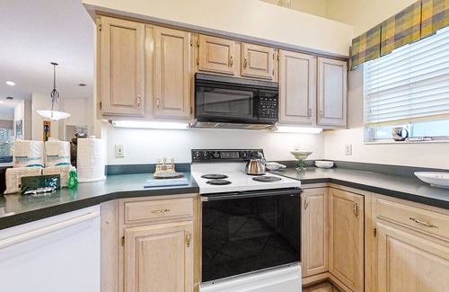 Amelia City Condo | Lovely Home in Summer Beach Village - Steps to Beach & Community Pool