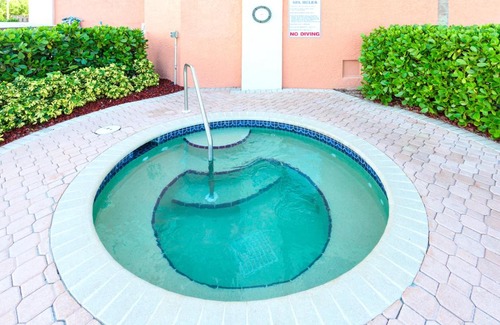Fort Myers Beach Apartment | Lovers Key Beach Club PH4, 1 Bedroom, Heated Pool, Sleeps 4, Penthouse