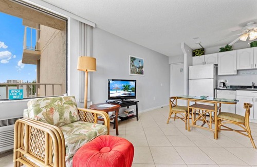 Fort Myers Beach Apartment | Lovers Key Beach Club 301, 1 Bedroom, Beach Front, Pool, Sleeps 4