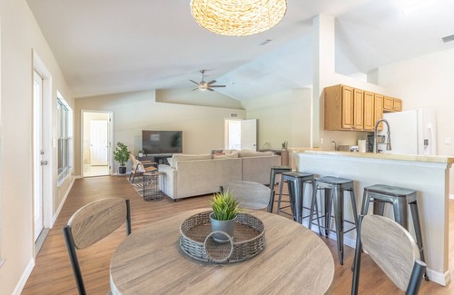 Diplomat House | LOW SEASON DISCOUNT ! Sun N Fun! Heated Pool & Game Room