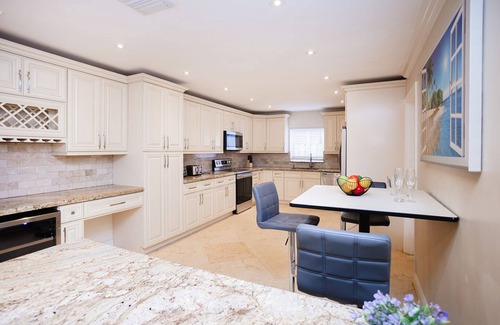 South Lake House | Luxury 5BR/3BA Villa Heated Pool near Hollywood Beach