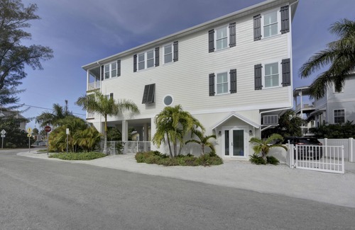 Anna Maria House | Luxury AMI Home - Heated Pool & Spa - Steps to Beach - Ocean Views