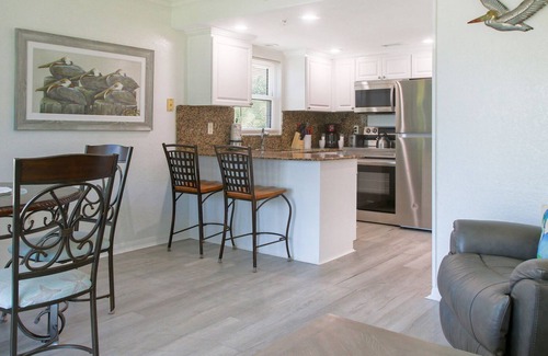 Treasure Island Condo | Luxury Beachfront Condo Spectacular Sunsets SB208