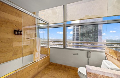Brickell Apartment | Luxury Brickell Downtown Condo with balcony in Miami